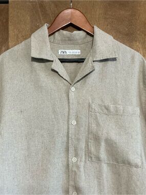 Zara Men’s Light Beige Button-Down Camp Collar Shirt